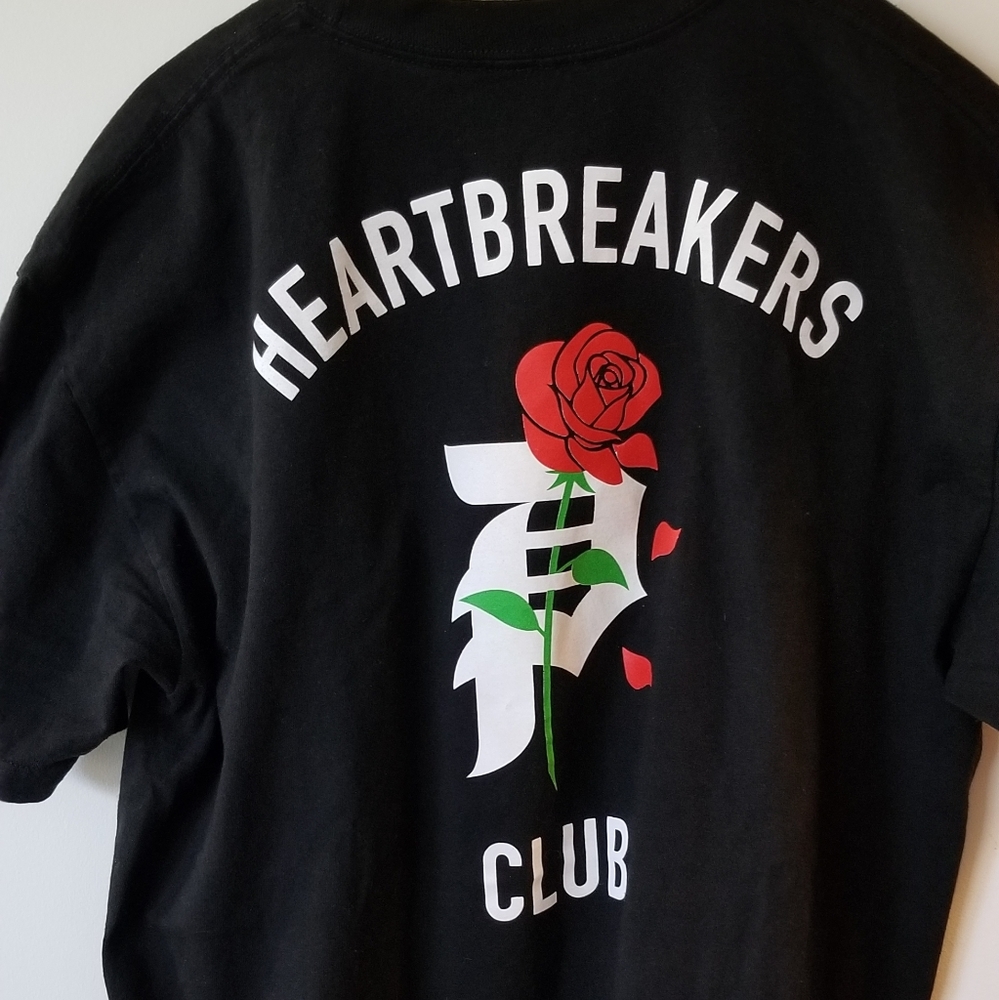Primitive  t shirt heartbreakers club